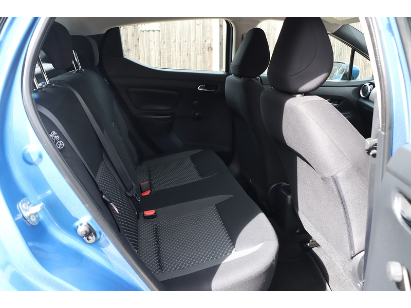 Nissan 1.0 IG ACENTA HATCHBACK 5DR PETROL MANUAL SATNAV BLUETOOTH DAB STEREO APPLE CARPLAY AIR CON PARKING AIDS JUST 2 OWNERS ONLY 52000 MILES FSH 6 SERVICES 72-74 Mitcham Road