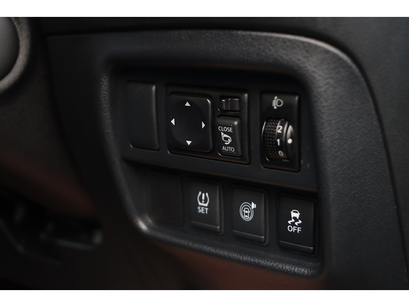 Nissan 1.6 TEKNA SUV 5DR PETROL XTRON AUTO LEATHER HEATED SEATS SAT NAV BLUETOOTH DAB STEREO REAR & 360 CAMERA JUST 18000 MILES FSH 7 SERVICES NO ULEZ CHARGE 72-74 Mitcham Road