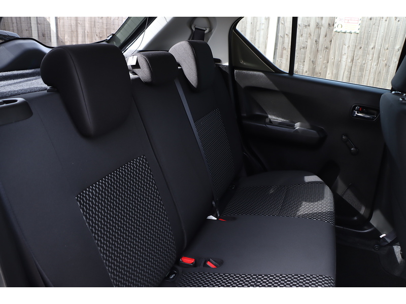 Suzuki 1.2 DUALJET MHEV SZ3 HATCHBACK 5DR PETROL HYBRID MANUAL BLUETOOTH DAB STEREO CD PLAYER USB INPUT 1 OWNER FROM NEW ONLY 19000 MILES SH NO ULEZ CHARGE 72-74 Mitcham Road