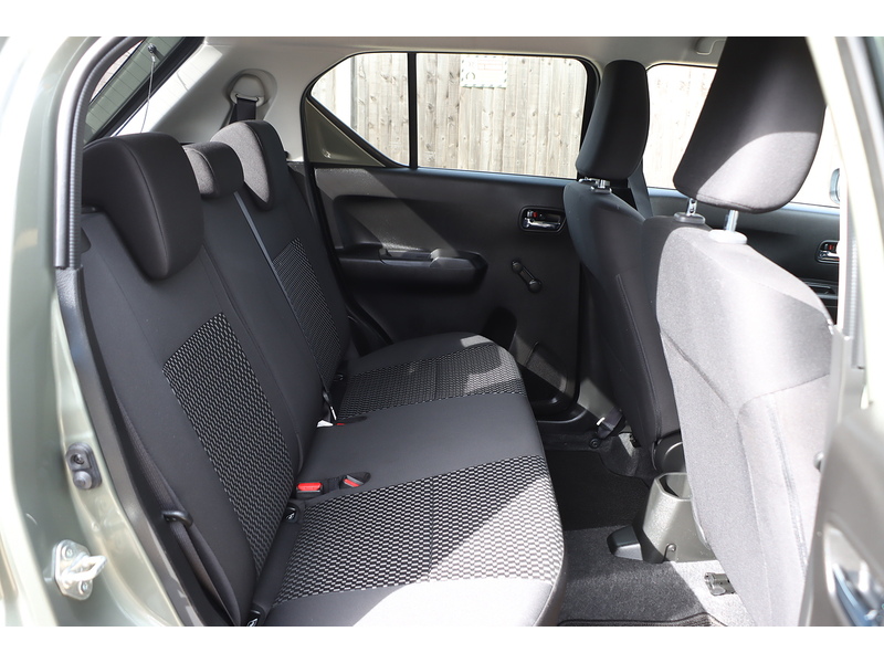 Suzuki 1.2 DUALJET MHEV SZ3 HATCHBACK 5DR PETROL HYBRID MANUAL BLUETOOTH DAB STEREO CD PLAYER USB INPUT 1 OWNER FROM NEW ONLY 19000 MILES SH NO ULEZ CHARGE 72-74 Mitcham Road