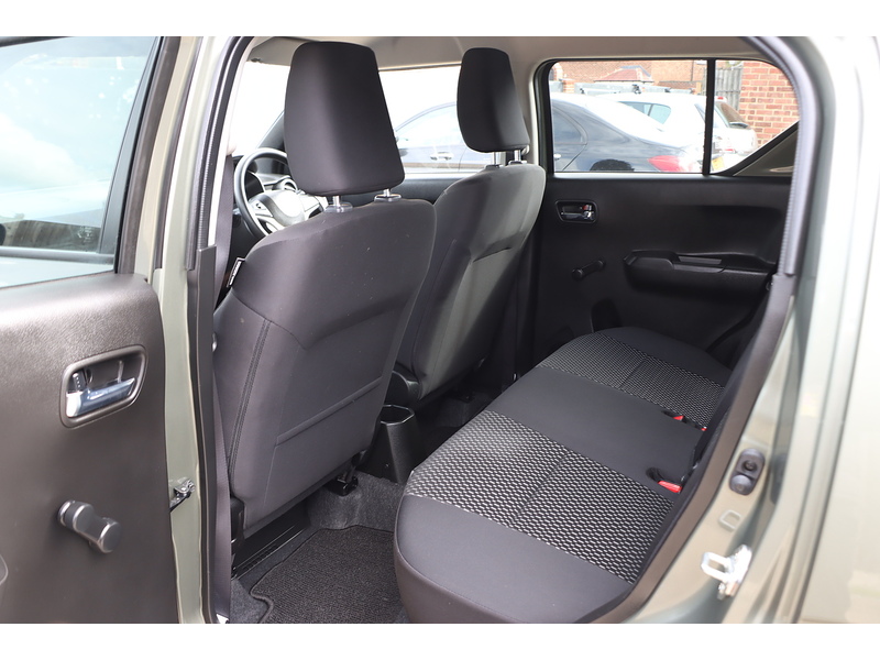Suzuki 1.2 DUALJET MHEV SZ3 HATCHBACK 5DR PETROL HYBRID MANUAL BLUETOOTH DAB STEREO CD PLAYER USB INPUT 1 OWNER FROM NEW ONLY 19000 MILES SH NO ULEZ CHARGE 72-74 Mitcham Road