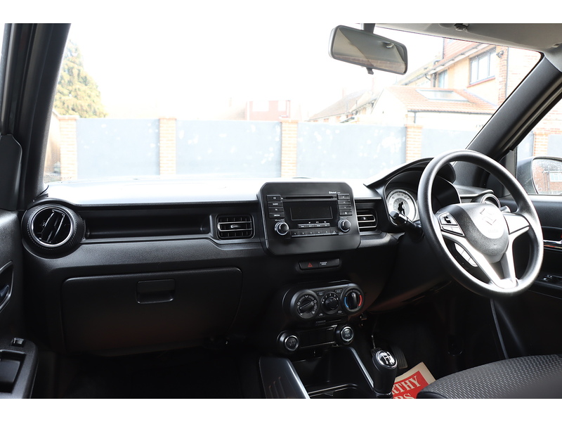 Suzuki 1.2 DUALJET MHEV SZ3 HATCHBACK 5DR PETROL HYBRID MANUAL BLUETOOTH DAB STEREO CD PLAYER USB INPUT 1 OWNER FROM NEW ONLY 19000 MILES SH NO ULEZ CHARGE 72-74 Mitcham Road