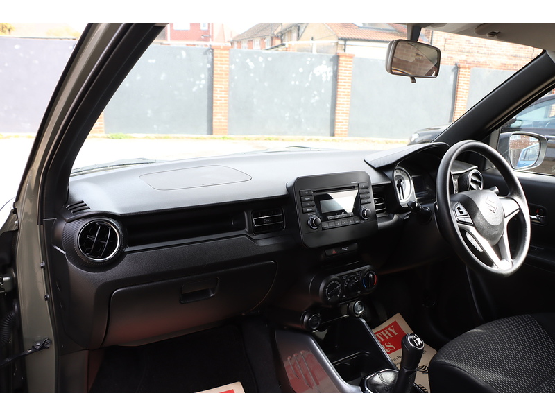 Suzuki 1.2 DUALJET MHEV SZ3 HATCHBACK 5DR PETROL HYBRID MANUAL BLUETOOTH DAB STEREO CD PLAYER USB INPUT 1 OWNER FROM NEW ONLY 19000 MILES SH NO ULEZ CHARGE 72-74 Mitcham Road