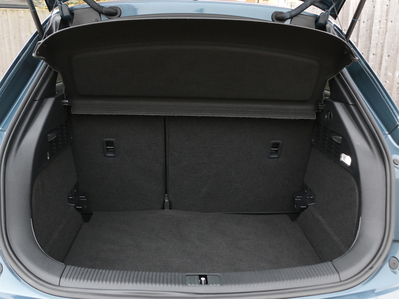 Audi 1.4 TFSI S LINE HATCHBACK PETROL MANUAL SUNROOF SAT NAV BLUETOOTH DAB STEREO PARKING AIDS SAME OWNER FOR 3 YEARS ONLY 56000 MILES SH JUST £35 ROAD TAX 72-74 Mitcham Road