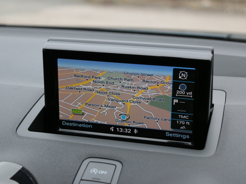 Audi 1.4 TFSI S LINE HATCHBACK PETROL MANUAL SUNROOF SAT NAV BLUETOOTH DAB STEREO PARKING AIDS SAME OWNER FOR 3 YEARS ONLY 56000 MILES SH JUST £35 ROAD TAX 72-74 Mitcham Road