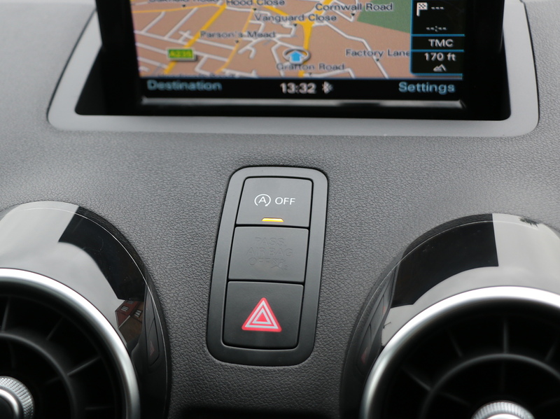 Audi 1.4 TFSI S LINE HATCHBACK PETROL MANUAL SUNROOF SAT NAV BLUETOOTH DAB STEREO PARKING AIDS SAME OWNER FOR 3 YEARS ONLY 56000 MILES SH JUST £35 ROAD TAX 72-74 Mitcham Road