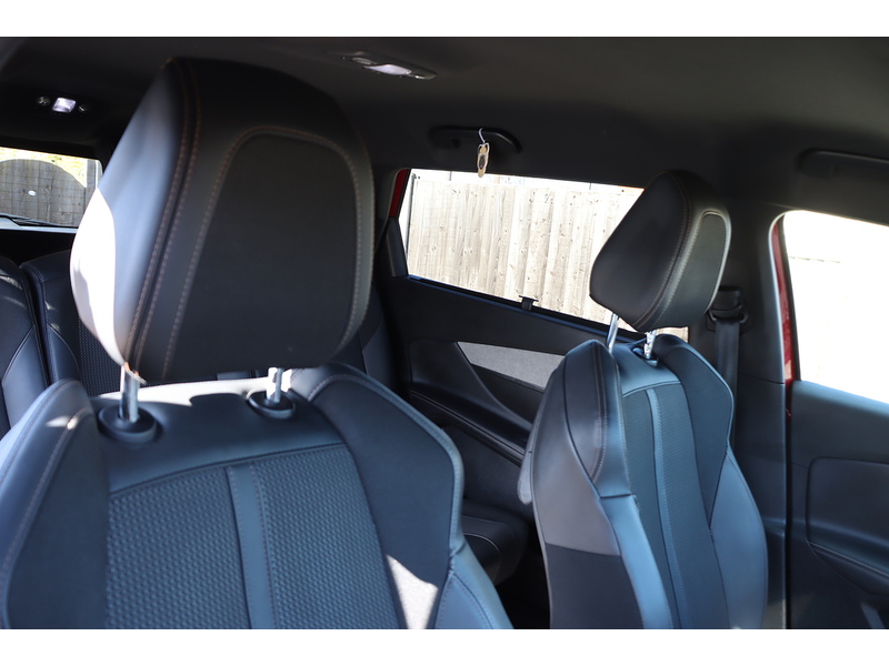 Peugeot 1.2 PURETECH GT SUV 5DR PETROL EAT AUTO 7 SEATER SAT NAV BLUETOOTH DAB STEREO APPLE CARPLAY REAR CAMERA PARKING AIDS JUST 1 OWNER ONLY 50000 MILES SH 72-74 Mitcham Road