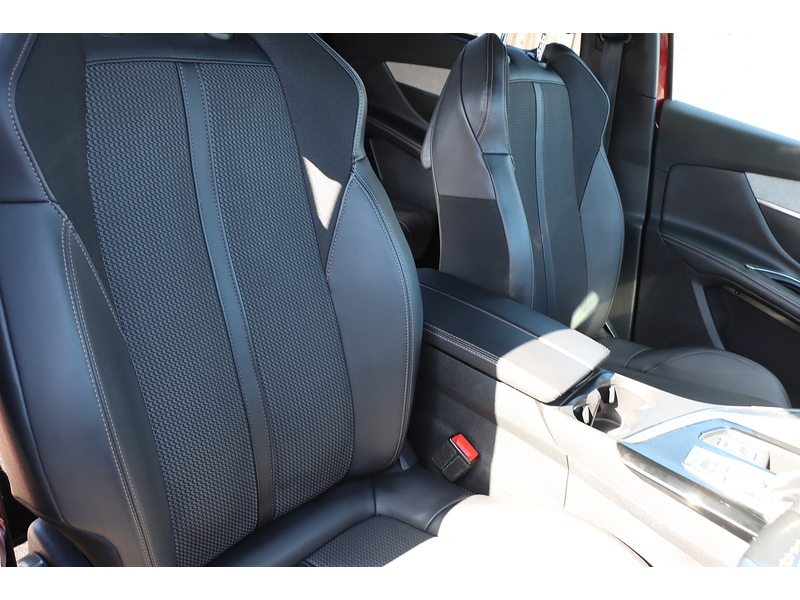 Peugeot 1.2 PURETECH GT SUV 5DR PETROL EAT AUTO 7 SEATER SAT NAV BLUETOOTH DAB STEREO APPLE CARPLAY REAR CAMERA PARKING AIDS JUST 1 OWNER ONLY 50000 MILES SH 72-74 Mitcham Road