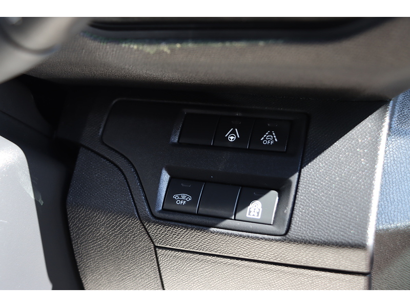 Peugeot 1.2 PURETECH GT SUV 5DR PETROL EAT AUTO 7 SEATER SAT NAV BLUETOOTH DAB STEREO APPLE CARPLAY REAR CAMERA PARKING AIDS JUST 1 OWNER ONLY 50000 MILES SH 72-74 Mitcham Road