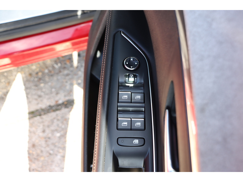 Peugeot 1.2 PURETECH GT SUV 5DR PETROL EAT AUTO 7 SEATER SAT NAV BLUETOOTH DAB STEREO APPLE CARPLAY REAR CAMERA PARKING AIDS JUST 1 OWNER ONLY 50000 MILES SH 72-74 Mitcham Road