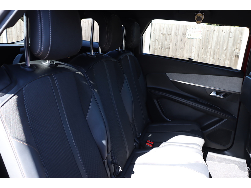 Peugeot 1.2 PURETECH GT SUV 5DR PETROL EAT AUTO 7 SEATER SAT NAV BLUETOOTH DAB STEREO APPLE CARPLAY REAR CAMERA PARKING AIDS JUST 1 OWNER ONLY 50000 MILES SH 72-74 Mitcham Road