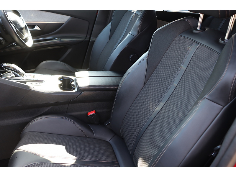 Peugeot 1.2 PURETECH GT SUV 5DR PETROL EAT AUTO 7 SEATER SAT NAV BLUETOOTH DAB STEREO APPLE CARPLAY REAR CAMERA PARKING AIDS JUST 1 OWNER ONLY 50000 MILES SH 72-74 Mitcham Road