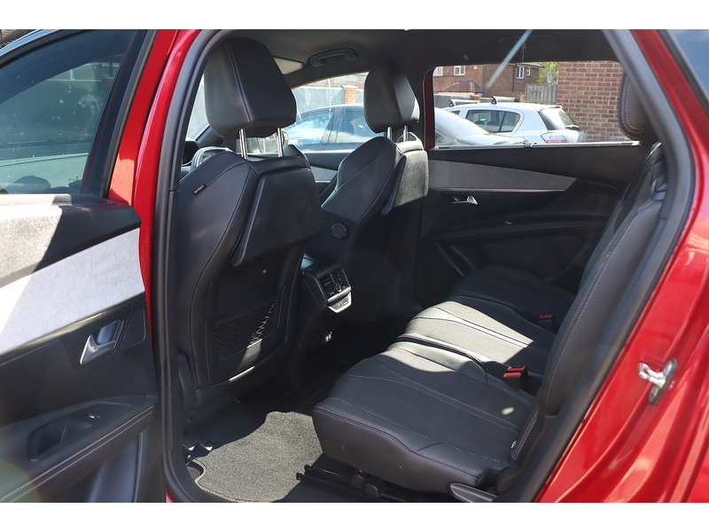 Peugeot 1.2 PURETECH GT SUV 5DR PETROL EAT AUTO 7 SEATER SAT NAV BLUETOOTH DAB STEREO APPLE CARPLAY REAR CAMERA PARKING AIDS JUST 1 OWNER ONLY 50000 MILES SH 72-74 Mitcham Road