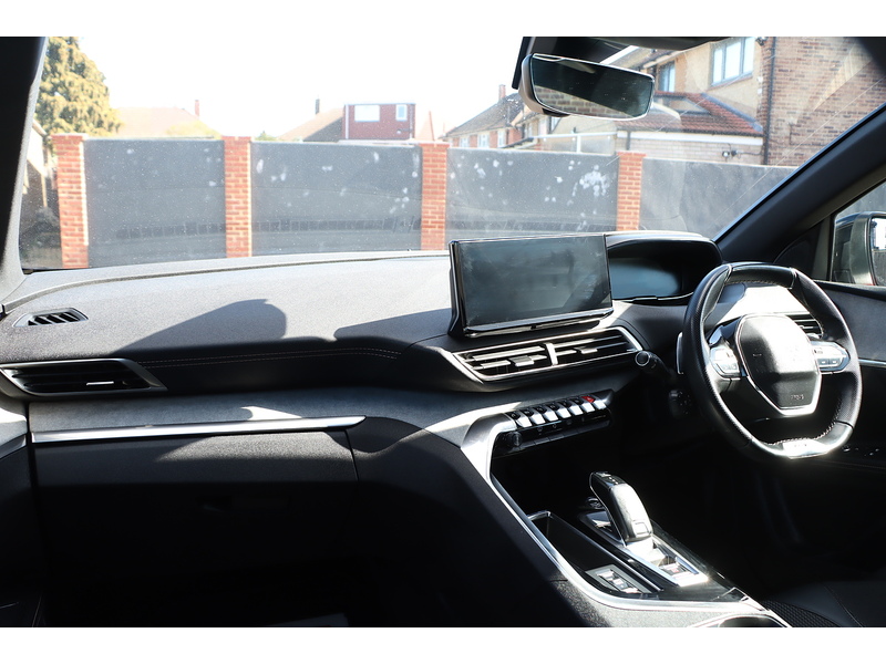 Peugeot 1.2 PURETECH GT SUV 5DR PETROL EAT AUTO 7 SEATER SAT NAV BLUETOOTH DAB STEREO APPLE CARPLAY REAR CAMERA PARKING AIDS JUST 1 OWNER ONLY 50000 MILES SH 72-74 Mitcham Road