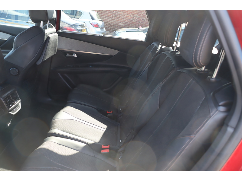 Peugeot 1.2 PURETECH GT SUV 5DR PETROL EAT AUTO 7 SEATER SAT NAV BLUETOOTH DAB STEREO APPLE CARPLAY REAR CAMERA PARKING AIDS JUST 1 OWNER ONLY 50000 MILES SH 72-74 Mitcham Road