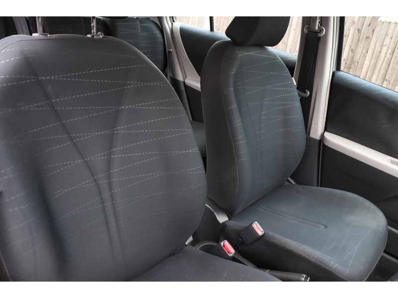 Toyota 1.3 TR HATCHBACK 5DR PETROL MULTIMODE AUTO STEREO CD PLAYER AIR CONDITIONING JUST 2 OWNERS SAME OWNER FOR 8 YEARS ONLY 94000 MILES SH NO ULEZ CHARGE 72-74 Mitcham Road