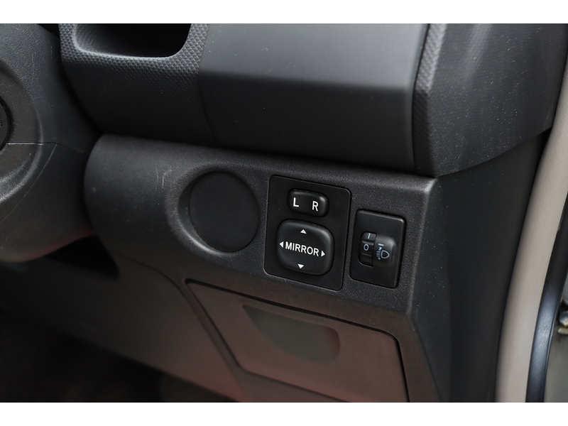 Toyota 1.3 TR HATCHBACK 5DR PETROL MULTIMODE AUTO STEREO CD PLAYER AIR CONDITIONING JUST 2 OWNERS SAME OWNER FOR 8 YEARS ONLY 94000 MILES SH NO ULEZ CHARGE 72-74 Mitcham Road