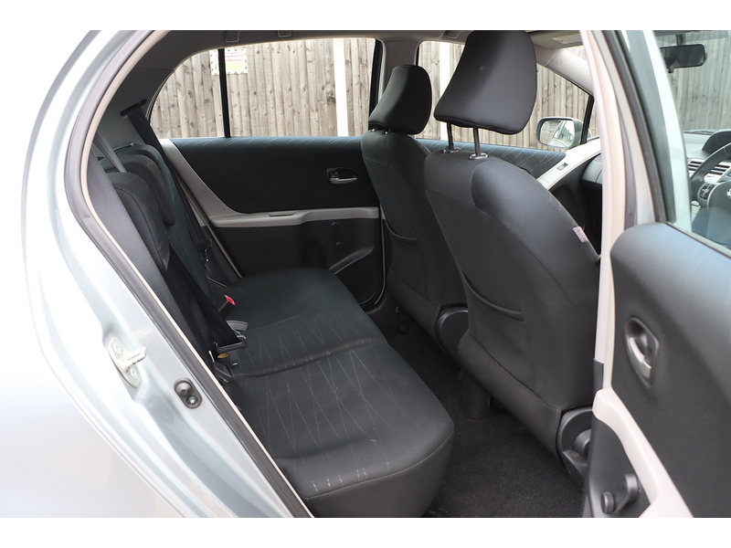 Toyota 1.3 TR HATCHBACK 5DR PETROL MULTIMODE AUTO STEREO CD PLAYER AIR CONDITIONING JUST 2 OWNERS SAME OWNER FOR 8 YEARS ONLY 94000 MILES SH NO ULEZ CHARGE 72-74 Mitcham Road