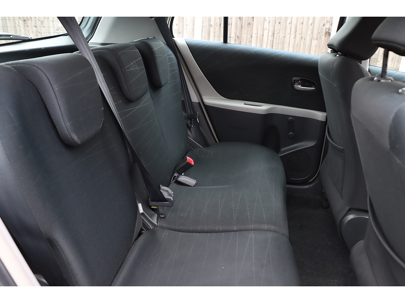 Toyota 1.3 TR HATCHBACK 5DR PETROL MULTIMODE AUTO STEREO CD PLAYER AIR CONDITIONING JUST 2 OWNERS SAME OWNER FOR 8 YEARS ONLY 94000 MILES SH NO ULEZ CHARGE 72-74 Mitcham Road