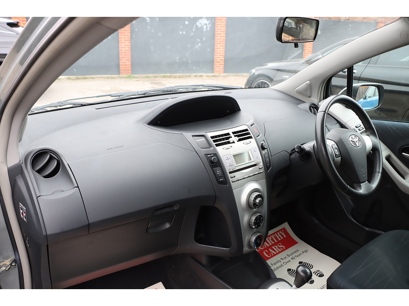 Toyota 1.3 TR HATCHBACK 5DR PETROL MULTIMODE AUTO STEREO CD PLAYER AIR CONDITIONING JUST 2 OWNERS SAME OWNER FOR 8 YEARS ONLY 94000 MILES SH NO ULEZ CHARGE 72-74 Mitcham Road