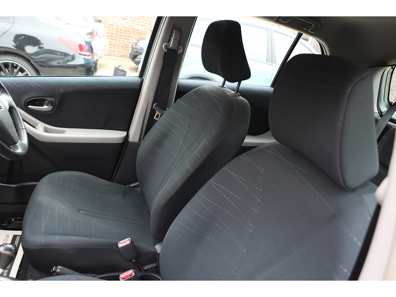 Toyota 1.3 TR HATCHBACK 5DR PETROL MULTIMODE AUTO STEREO CD PLAYER AIR CONDITIONING JUST 2 OWNERS SAME OWNER FOR 8 YEARS ONLY 94000 MILES SH NO ULEZ CHARGE 72-74 Mitcham Road