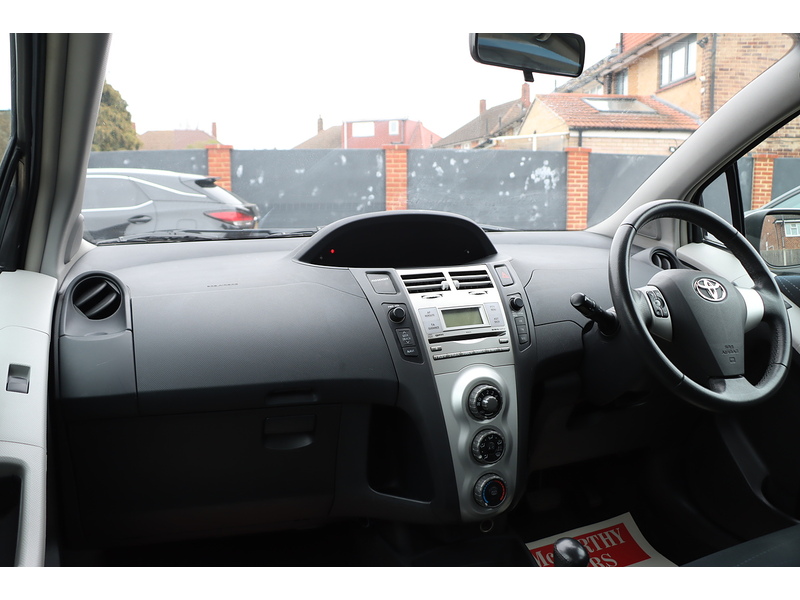 Toyota 1.3 TR HATCHBACK 5DR PETROL MULTIMODE AUTO STEREO CD PLAYER AIR CONDITIONING JUST 2 OWNERS SAME OWNER FOR 8 YEARS ONLY 94000 MILES SH NO ULEZ CHARGE 72-74 Mitcham Road