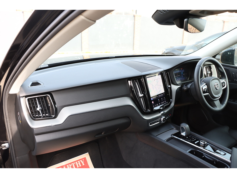 Volvo 2.0 B5 MHEV PLUS SUV 5DR PETROL HYBRID AWD AUTO HEATED SEATS SAT NAV BLUETOOTH APPLE CARPLAY REAR & 360 CAM PARKING AIDS JUST 1 OWNER 14000 MILES FSH 72-74 Mitcham Road