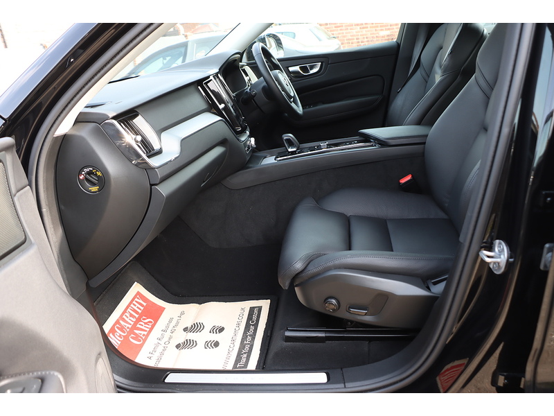 Volvo 2.0 B5 MHEV PLUS SUV 5DR PETROL HYBRID AWD AUTO HEATED SEATS SAT NAV BLUETOOTH APPLE CARPLAY REAR & 360 CAM PARKING AIDS JUST 1 OWNER 14000 MILES FSH 72-74 Mitcham Road