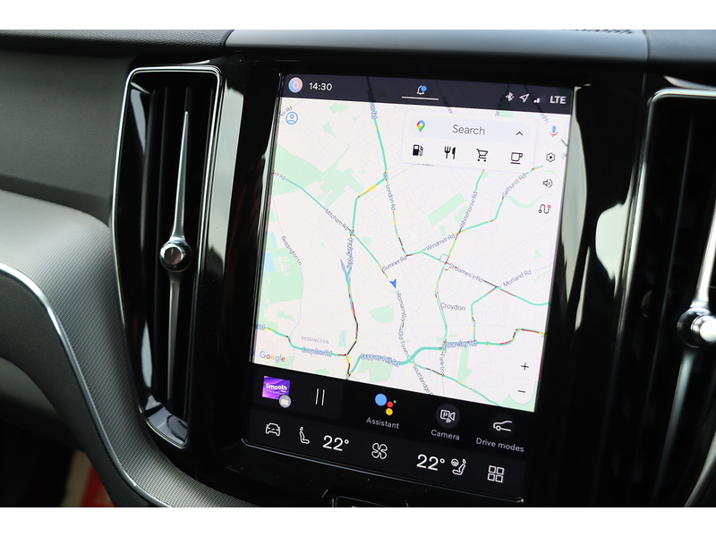 Volvo 2.0 B5 MHEV PLUS SUV 5DR PETROL HYBRID AWD AUTO HEATED SEATS SAT NAV BLUETOOTH APPLE CARPLAY REAR & 360 CAM PARKING AIDS JUST 1 OWNER 14000 MILES FSH 72-74 Mitcham Road