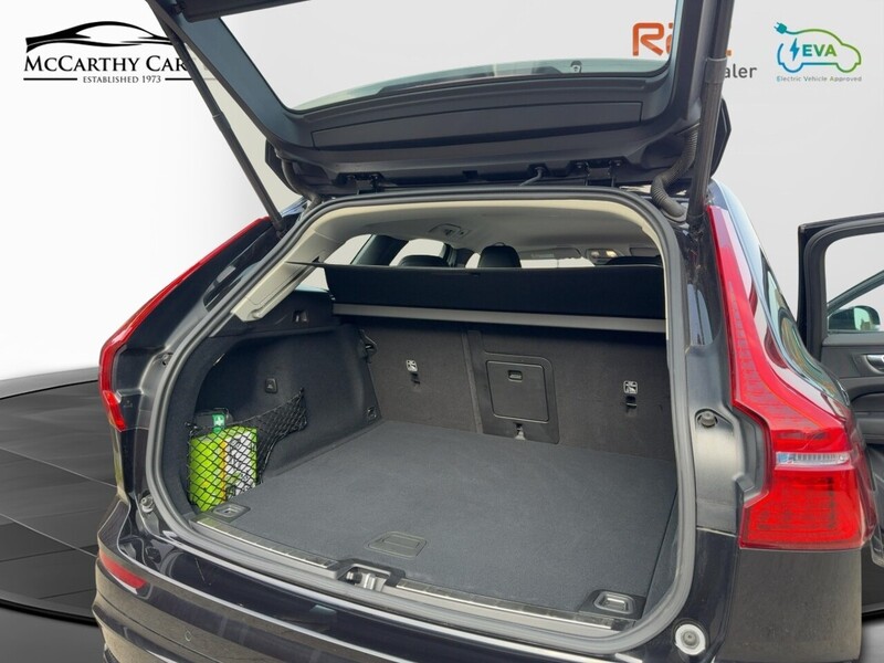 Volvo 2.0 B5 MHEV PLUS SUV 5DR PETROL HYBRID AWD AUTO HEATED SEATS SAT NAV BLUETOOTH APPLE CARPLAY REAR & 360 CAM PARKING AIDS JUST 1 OWNER 14000 MILES FSH 72-74 Mitcham Road