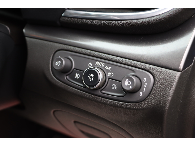 Vauxhall 1.4I TURBO ELITE SUV 5DR PETROL AUTO HEATED SEATS SATNAV BLUETOOTH DAB STEREO APPLE CARPLAY PARKING AIDS JUST 2 OWNERS ONLY 48000 MILES FSH 8 SERVICES 72-74 Mitcham Road