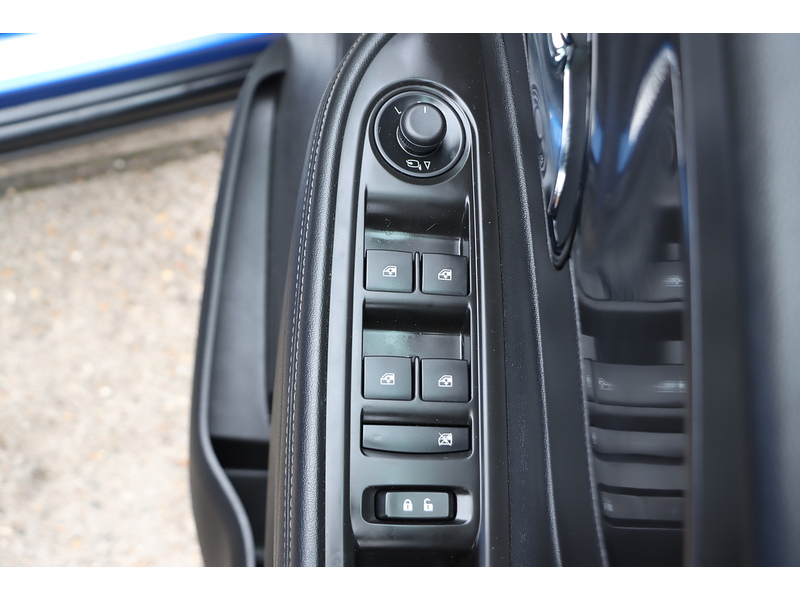 Vauxhall 1.4I TURBO ELITE SUV 5DR PETROL AUTO HEATED SEATS SATNAV BLUETOOTH DAB STEREO APPLE CARPLAY PARKING AIDS JUST 2 OWNERS ONLY 48000 MILES FSH 8 SERVICES 72-74 Mitcham Road