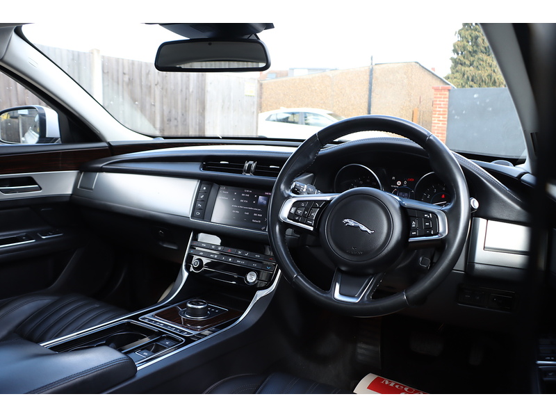 Jaguar 2.0I PORTFOLIO SPORTBRAKE 5DR PETROL AUTO HEATED SEATS SAT NAV BLUETOOTH DAB STEREO REAR CAMERA PARKING AIDS JUST 1 OWNER FROM NEW ONLY 62000 MILES SH 72-74 Mitcham Road