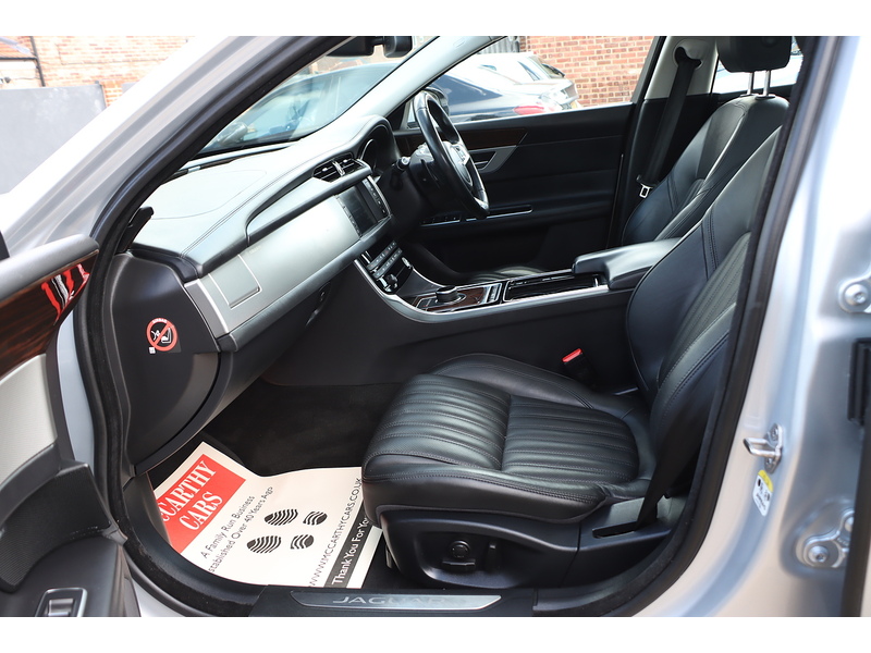 Jaguar 2.0I PORTFOLIO SPORTBRAKE 5DR PETROL AUTO HEATED SEATS SAT NAV BLUETOOTH DAB STEREO REAR CAMERA PARKING AIDS JUST 1 OWNER FROM NEW ONLY 62000 MILES SH 72-74 Mitcham Road