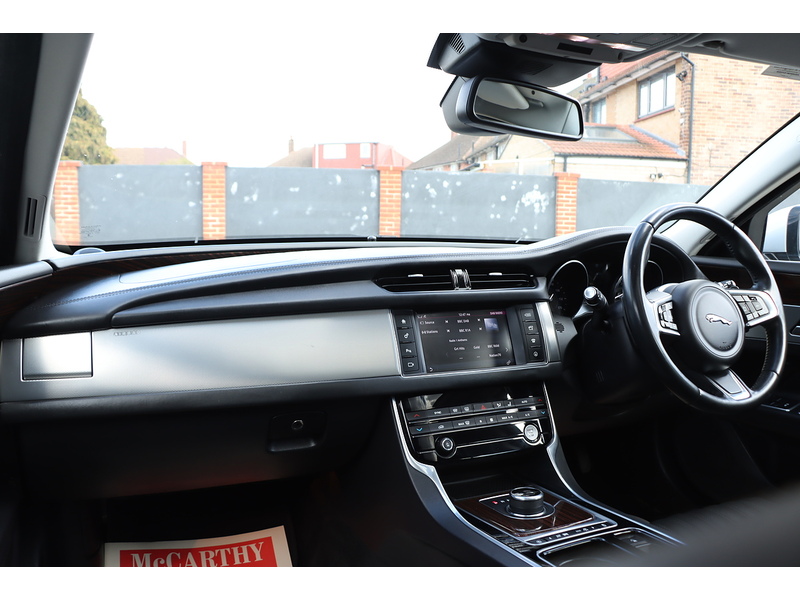 Jaguar 2.0I PORTFOLIO SPORTBRAKE 5DR PETROL AUTO HEATED SEATS SAT NAV BLUETOOTH DAB STEREO REAR CAMERA PARKING AIDS JUST 1 OWNER FROM NEW ONLY 62000 MILES SH 72-74 Mitcham Road