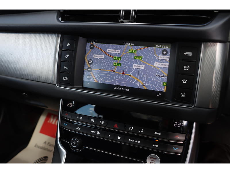 Jaguar 2.0I PORTFOLIO SPORTBRAKE 5DR PETROL AUTO HEATED SEATS SAT NAV BLUETOOTH DAB STEREO REAR CAMERA PARKING AIDS JUST 1 OWNER FROM NEW ONLY 62000 MILES SH 72-74 Mitcham Road
