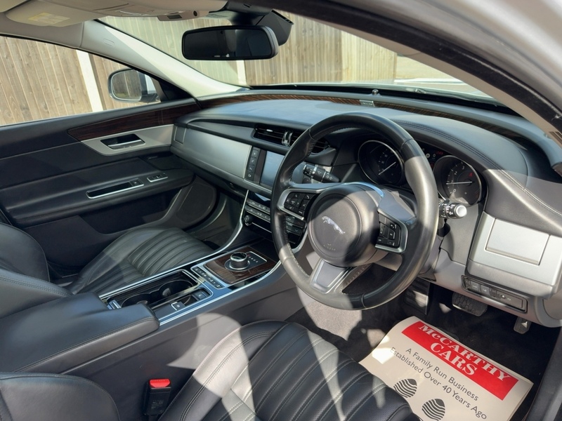 Jaguar 2.0I PORTFOLIO SPORTBRAKE 5DR PETROL AUTO HEATED SEATS SAT NAV BLUETOOTH DAB STEREO REAR CAMERA PARKING AIDS JUST 1 OWNER FROM NEW ONLY 62000 MILES SH 72-74 Mitcham Road