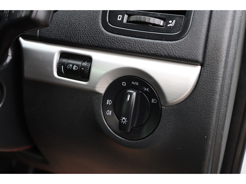 Skoda 1.2 TSI SE OUTDOOR 5DR PETROL DSG AUTO BLUETOOTH WITH MUSIC STREAMING STEREO PARKING AIDS JUST 2 OWNERS ONLY 78000 MILES FSH 7 SERVICES NO ULEZ CHARGE 72-74 Mitcham Road