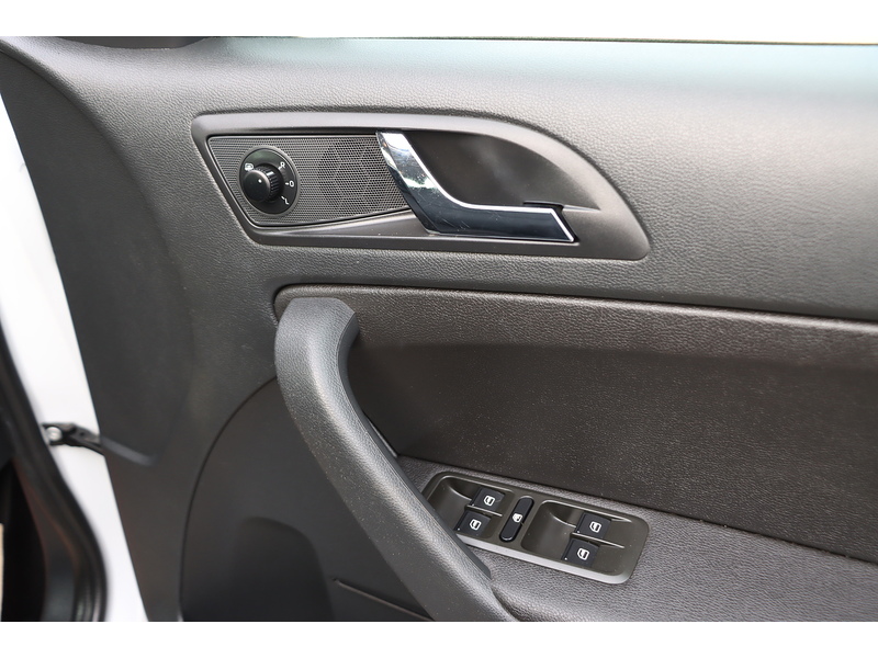 Skoda 1.2 TSI SE OUTDOOR 5DR PETROL DSG AUTO BLUETOOTH WITH MUSIC STREAMING STEREO PARKING AIDS JUST 2 OWNERS ONLY 78000 MILES FSH 7 SERVICES NO ULEZ CHARGE 72-74 Mitcham Road