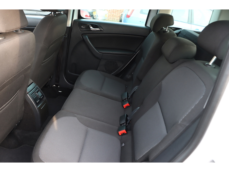 Skoda 1.2 TSI SE OUTDOOR 5DR PETROL DSG AUTO BLUETOOTH WITH MUSIC STREAMING STEREO PARKING AIDS JUST 2 OWNERS ONLY 78000 MILES FSH 7 SERVICES NO ULEZ CHARGE 72-74 Mitcham Road