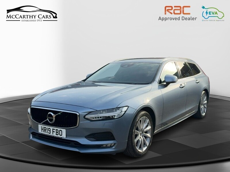 Volvo 2.0 T4 GPF MOMENTUM PRO ESTATE 5DR PETROL AUTO LEATHER HEATED SEATS SATNAV BLUETOOTH DAB RADIO PARKING AIDS SAME OWNER FOR 3 YEARS ONLY 83000 MILES SH 72-74 Mitcham Road