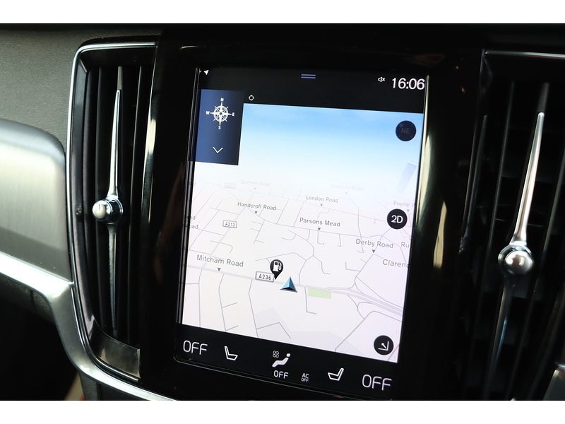 Volvo 2.0 T4 GPF MOMENTUM PRO ESTATE 5DR PETROL AUTO LEATHER HEATED SEATS SATNAV BLUETOOTH DAB RADIO PARKING AIDS SAME OWNER FOR 3 YEARS ONLY 83000 MILES SH 72-74 Mitcham Road