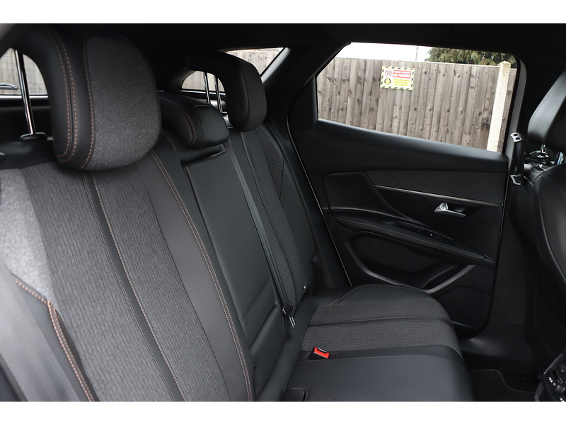 Peugeot 1.2 PURETECH GT LINE SUV 5DR PETROL MANUAL SATNAV BLUETOOTH DAB RADIO APPLE CARPLAY REAR CAMERA PARKING AIDS 64000 MILES FSH 8 SERVICES NO ULEZ CHARGE 72-74 Mitcham Road