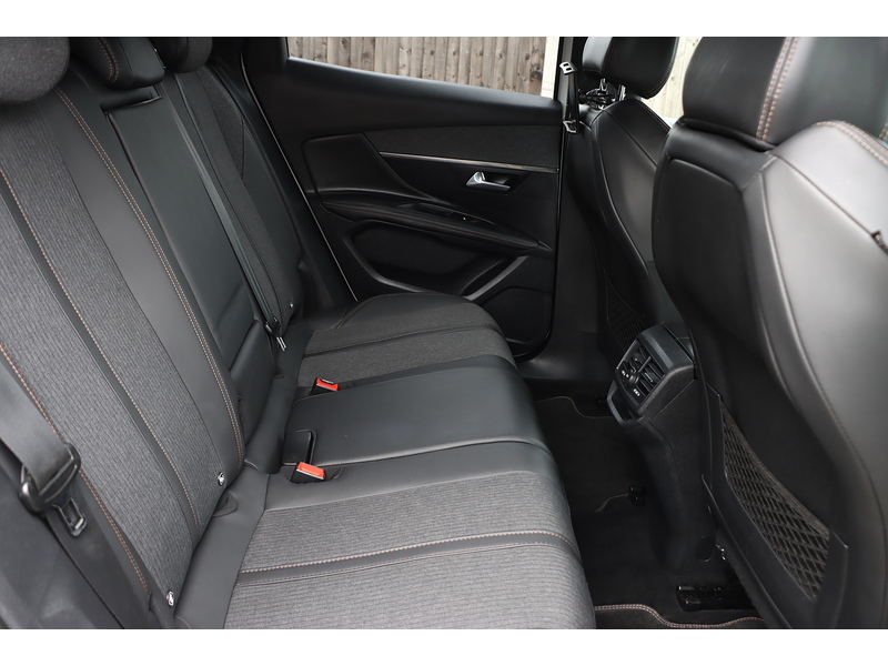 Peugeot 1.2 PURETECH GT LINE SUV 5DR PETROL MANUAL SATNAV BLUETOOTH DAB RADIO APPLE CARPLAY REAR CAMERA PARKING AIDS 64000 MILES FSH 8 SERVICES NO ULEZ CHARGE 72-74 Mitcham Road