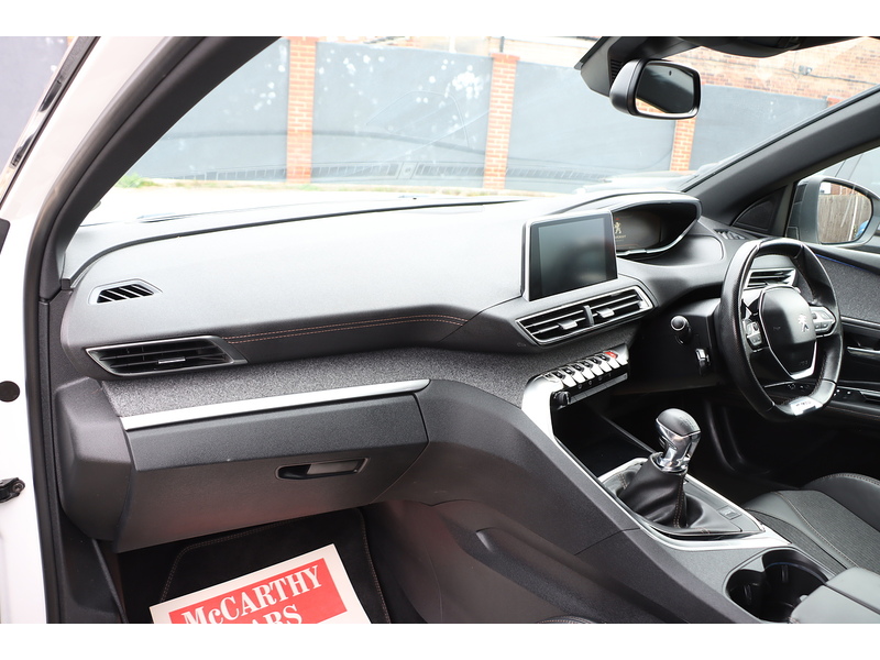 Peugeot 1.2 PURETECH GT LINE SUV 5DR PETROL MANUAL SATNAV BLUETOOTH DAB RADIO APPLE CARPLAY REAR CAMERA PARKING AIDS 64000 MILES FSH 8 SERVICES NO ULEZ CHARGE 72-74 Mitcham Road