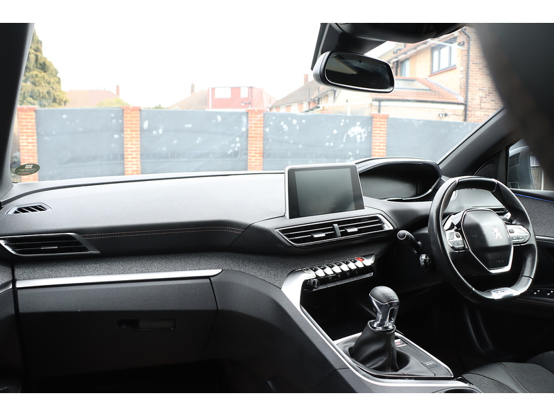 Peugeot 1.2 PURETECH GT LINE SUV 5DR PETROL MANUAL SATNAV BLUETOOTH DAB RADIO APPLE CARPLAY REAR CAMERA PARKING AIDS 64000 MILES FSH 8 SERVICES NO ULEZ CHARGE 72-74 Mitcham Road