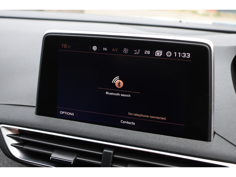 Peugeot 1.2 PURETECH GT LINE SUV 5DR PETROL MANUAL SATNAV BLUETOOTH DAB RADIO APPLE CARPLAY REAR CAMERA PARKING AIDS 64000 MILES FSH 8 SERVICES NO ULEZ CHARGE 72-74 Mitcham Road