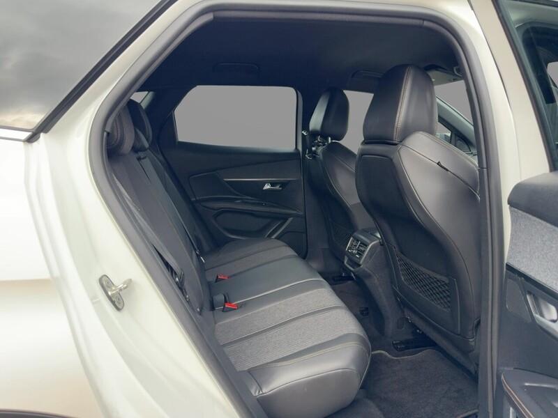 Peugeot 1.2 PURETECH GT LINE SUV 5DR PETROL MANUAL SATNAV BLUETOOTH DAB RADIO APPLE CARPLAY REAR CAMERA PARKING AIDS 64000 MILES FSH 8 SERVICES NO ULEZ CHARGE 72-74 Mitcham Road