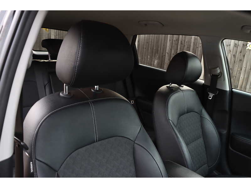 Kia 1.6 GDI 2 SUV 5DR PETROL HYBRID DCT AUTO SATNAV BLUETOOTH DAB RADIO APPLE CARPLAY REAR CAMERA PARKING AIDS JUST 2 OWNERS 69000 MILES SH NO ULEZ CHARGE 72-74 Mitcham Road