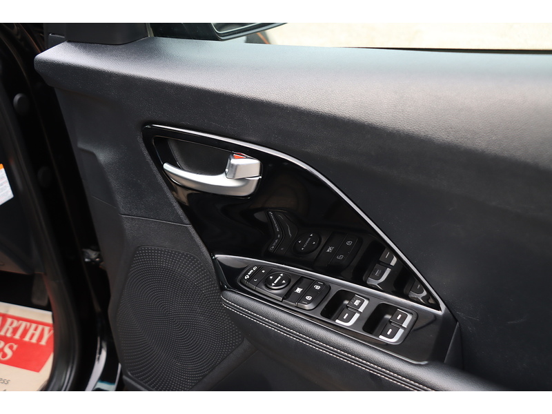 Kia 1.6 GDI 2 SUV 5DR PETROL HYBRID DCT AUTO SATNAV BLUETOOTH DAB RADIO APPLE CARPLAY REAR CAMERA PARKING AIDS JUST 2 OWNERS 69000 MILES SH NO ULEZ CHARGE 72-74 Mitcham Road